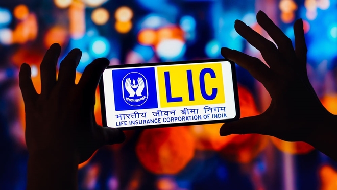Why LIC is losing market share to private insurers | Value Research